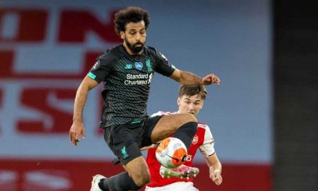 الصحف الإنجليزية تقيم محمد صلاح أمام نظيره أرسنال