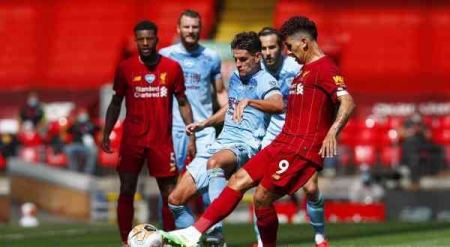 بيرنلي يفرض التعادل على ليفربول