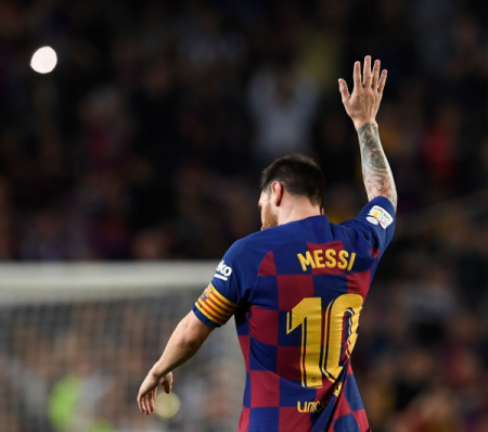 ميسي يبلغ برشلونة بقراره النهائي
