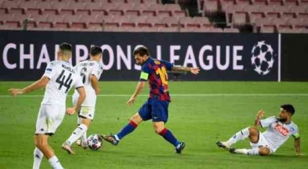 برشلونة يهزم نابولي ويبلغ ربع نهائي الأبطال