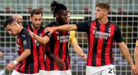 ميلان يتأهل للمرحلة الأخيرة من تصفيات اليورباليج